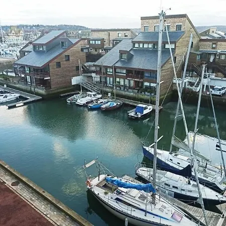 Studio Situe Sur Le Port De Apartment