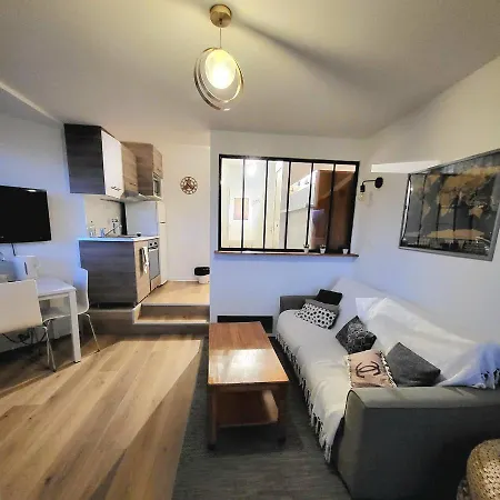 Studio Situe Sur Le Port De Apartment