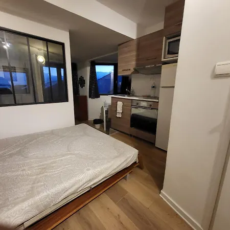 Studio Situe Sur Le Port De Deauville